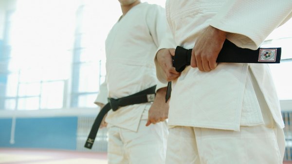 Quels sont les exercices de renforcement des muscles stabilisateurs pour les pratiquants de Judo?