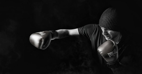 Quels sont les exercices de renforcement des épaules pour les pratiquants de Boxe Anglaise?